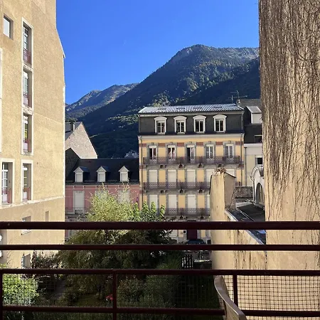 Lumineux Avec Balcon Au Coeur De - Fr-1-812-148 Daire